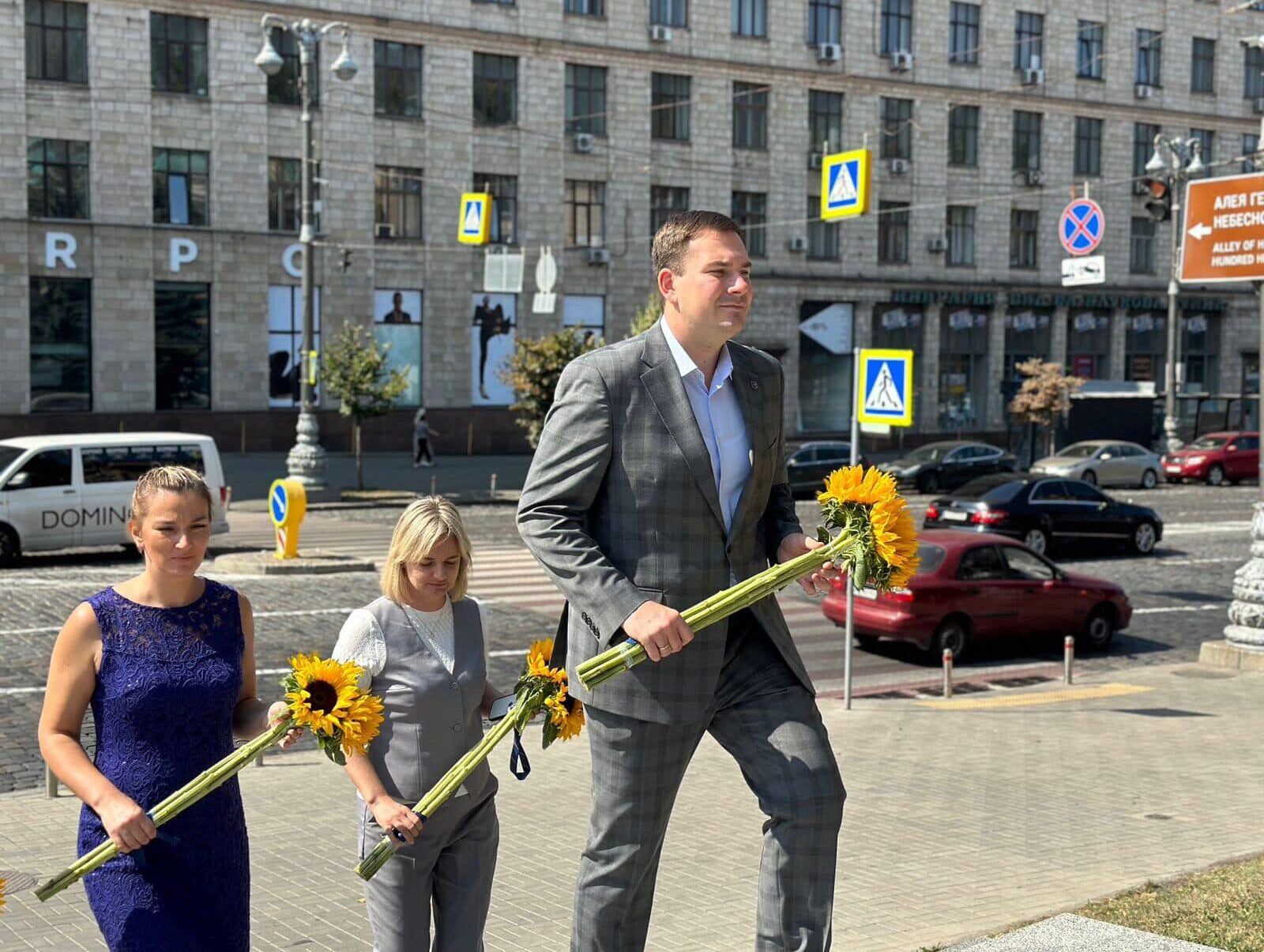 Детальніше про статтю Пам’ятаємо подвиг кожного та кожної